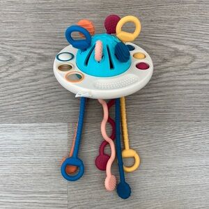 Moonkie UFO silicone pulling toy